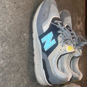 Women’s New balances 997H in size 9